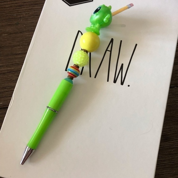 Disney Doorables: Monster INC: Mike handmade beaded pen - Picture 2 of 3